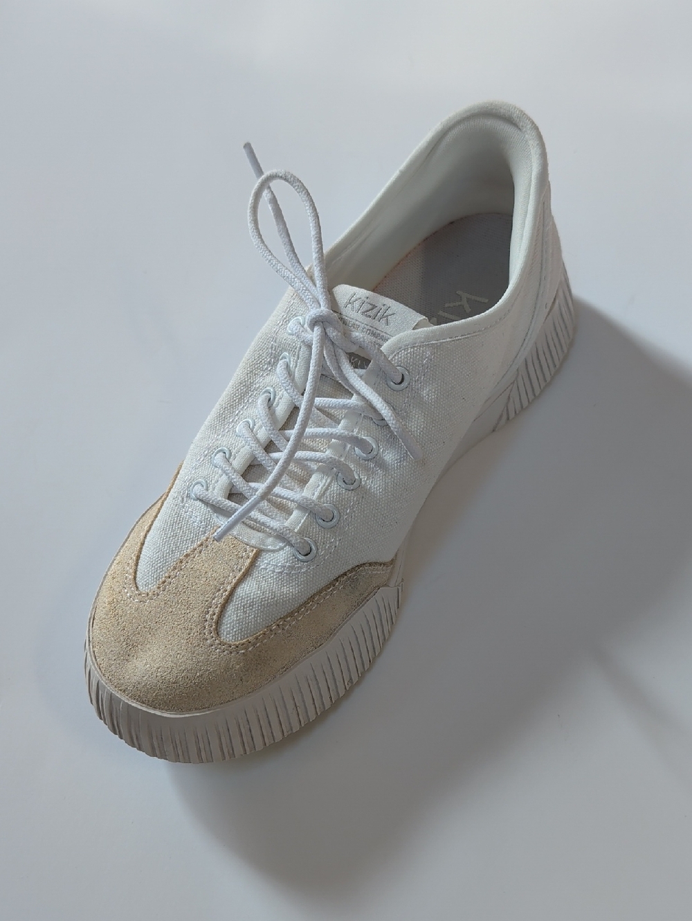 Kizik, Brooklyn, White And Cream Canvas Sneakers. Size 7.5